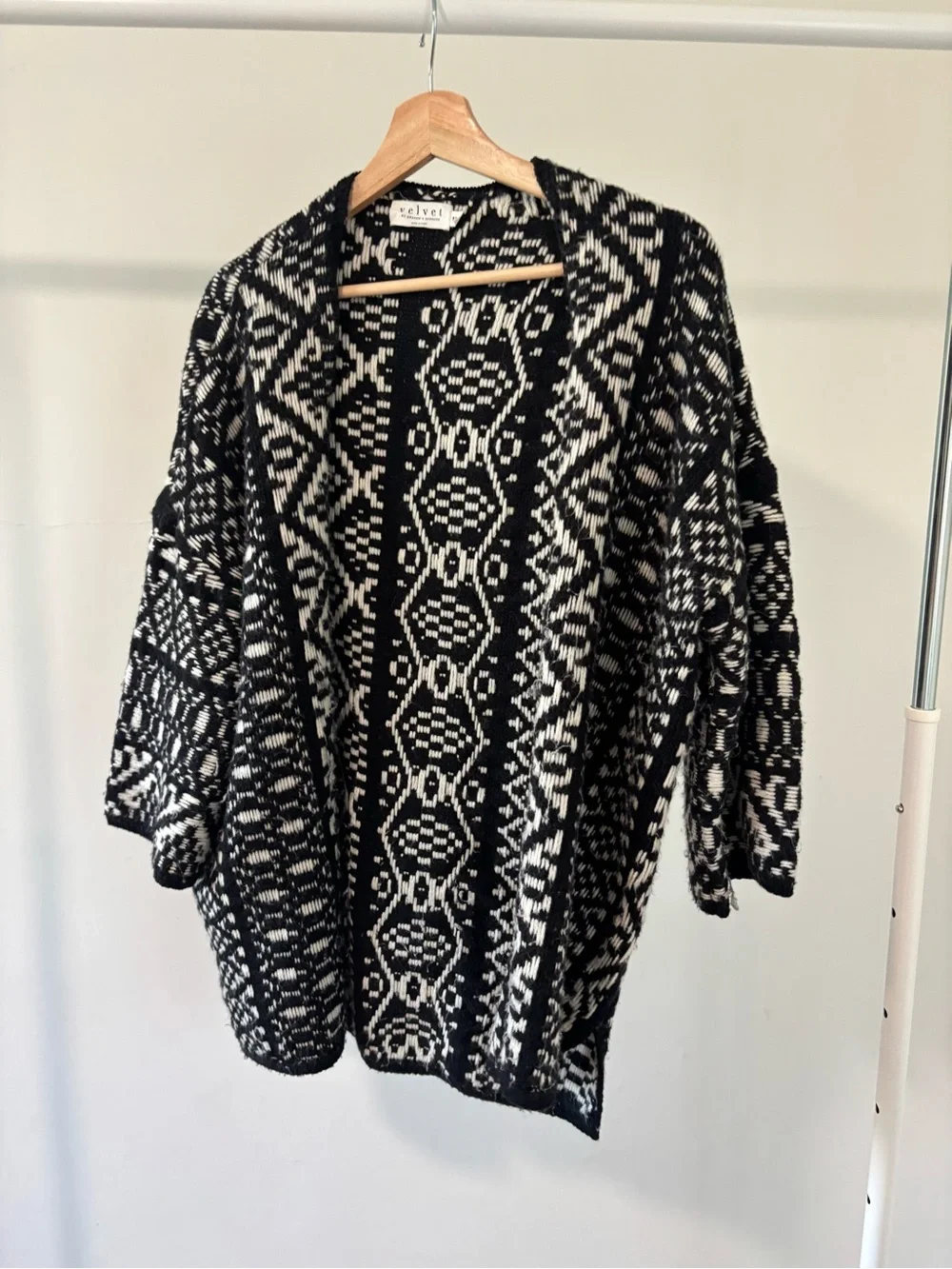 Velvet by Graham & Spencer Black & White Knit Patterned Cardigan
